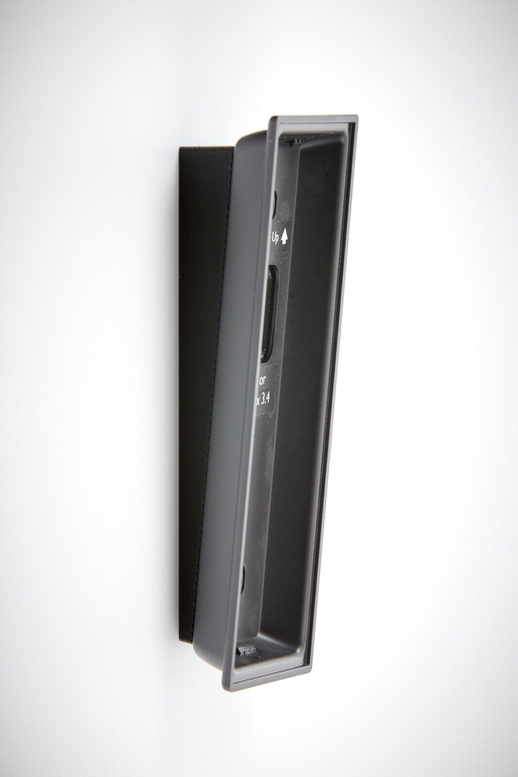 T8210 Eufy vertical wedge for battery-powered video doorbell (5.5° incline)