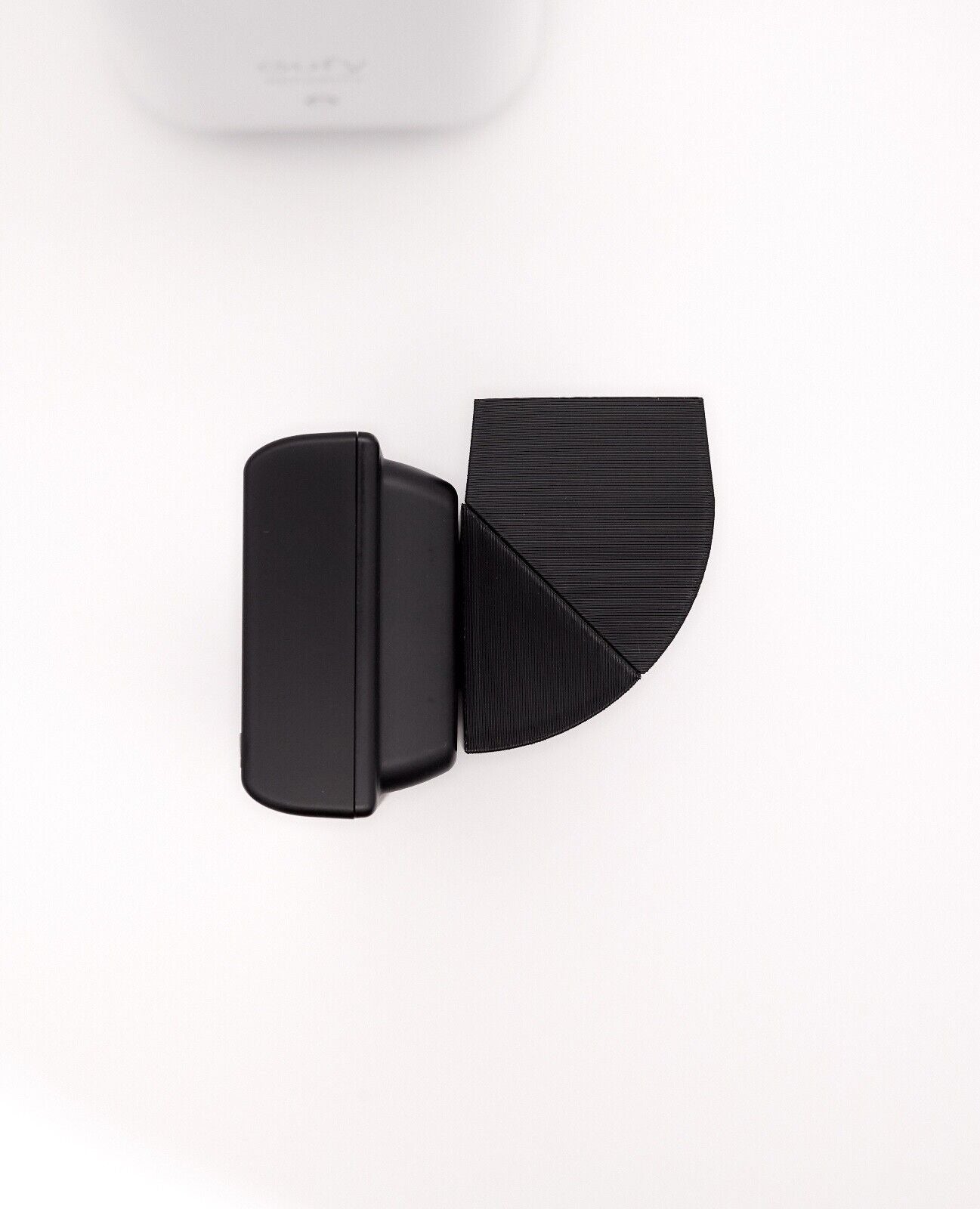 Eufy S220 Doorbell 90º mounting wedge for battery-powered doorbell.